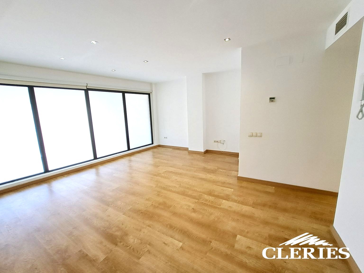 /RealEstateImages/6867/20260410_125916 [Resolucion de Escritorio].jpg